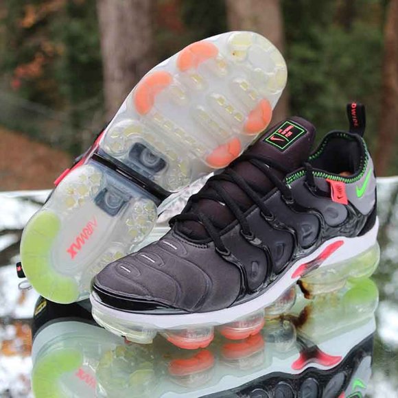 Nike Air VaporMax Plus Worldwide Pack Men’s Size 8 - Picture 7 of 12